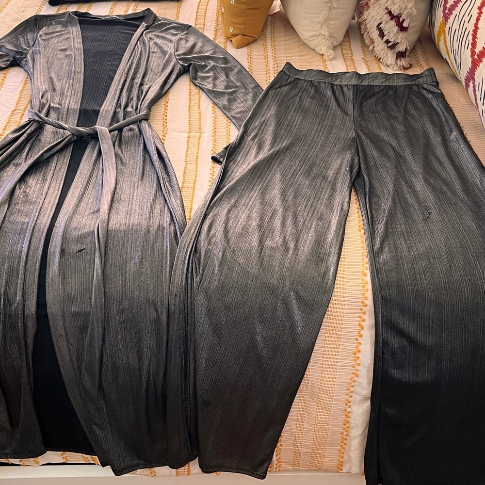 Elegant Metallic Gray 3 piece Women's pants Set